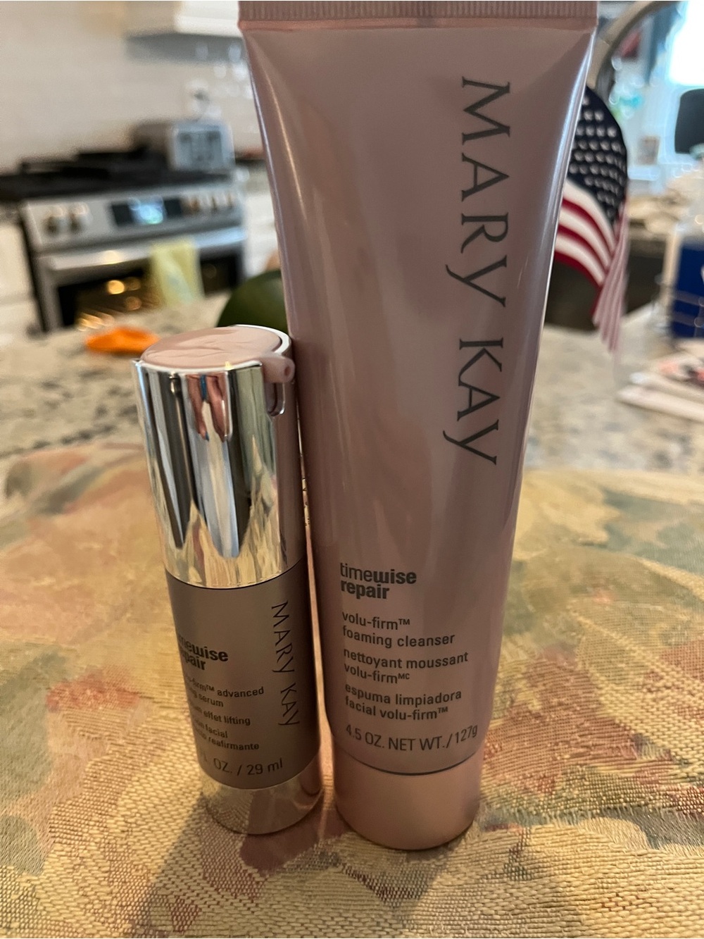 🌸🌸🌸Mary Kay TimeWise Repair Foaming Cleanser & Volu Firm Serum